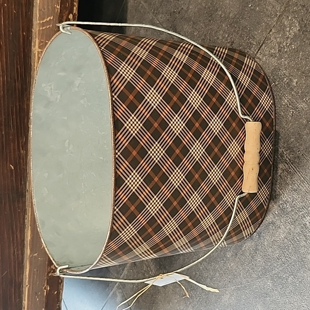 Plaid Container